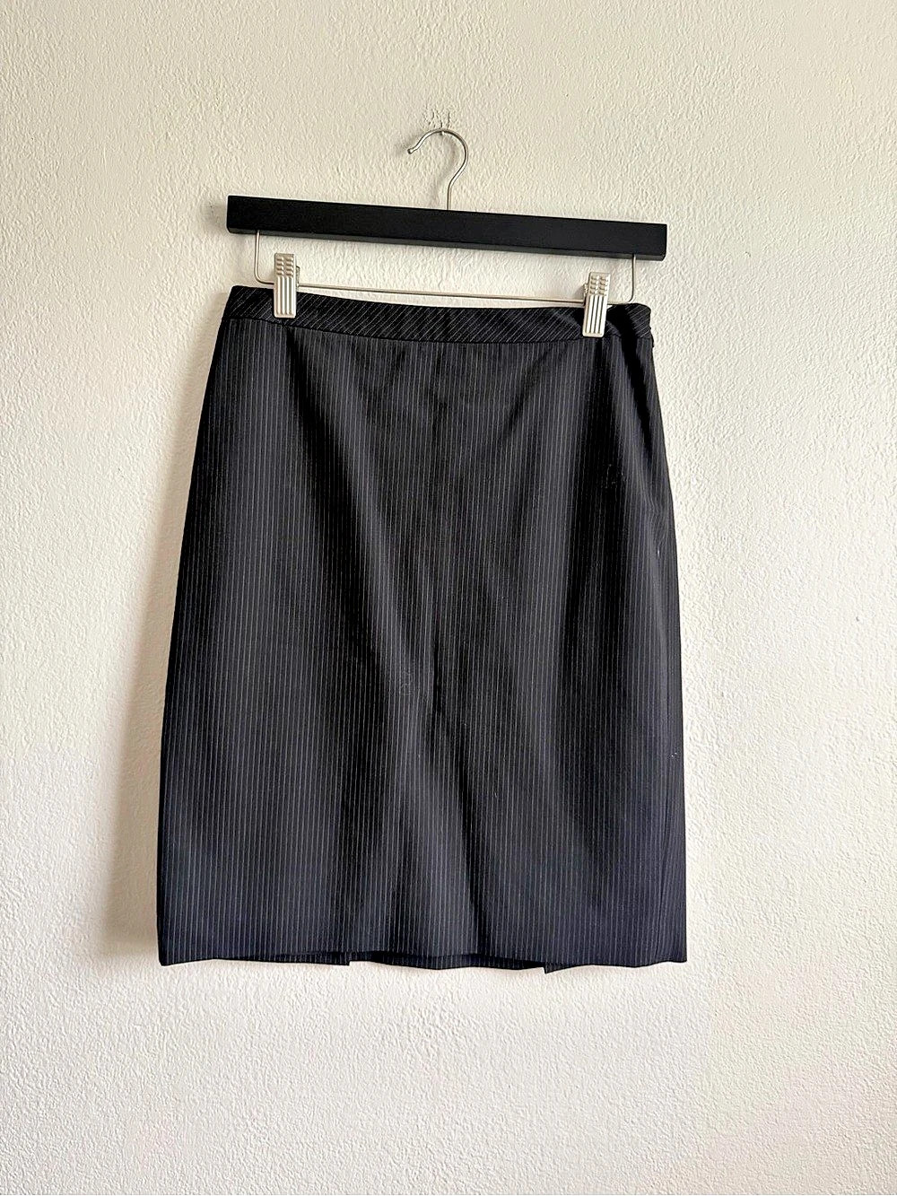 Ann Taylor LOFT Pinstripe Pencil Skirt wool in Black Size 0 Like New